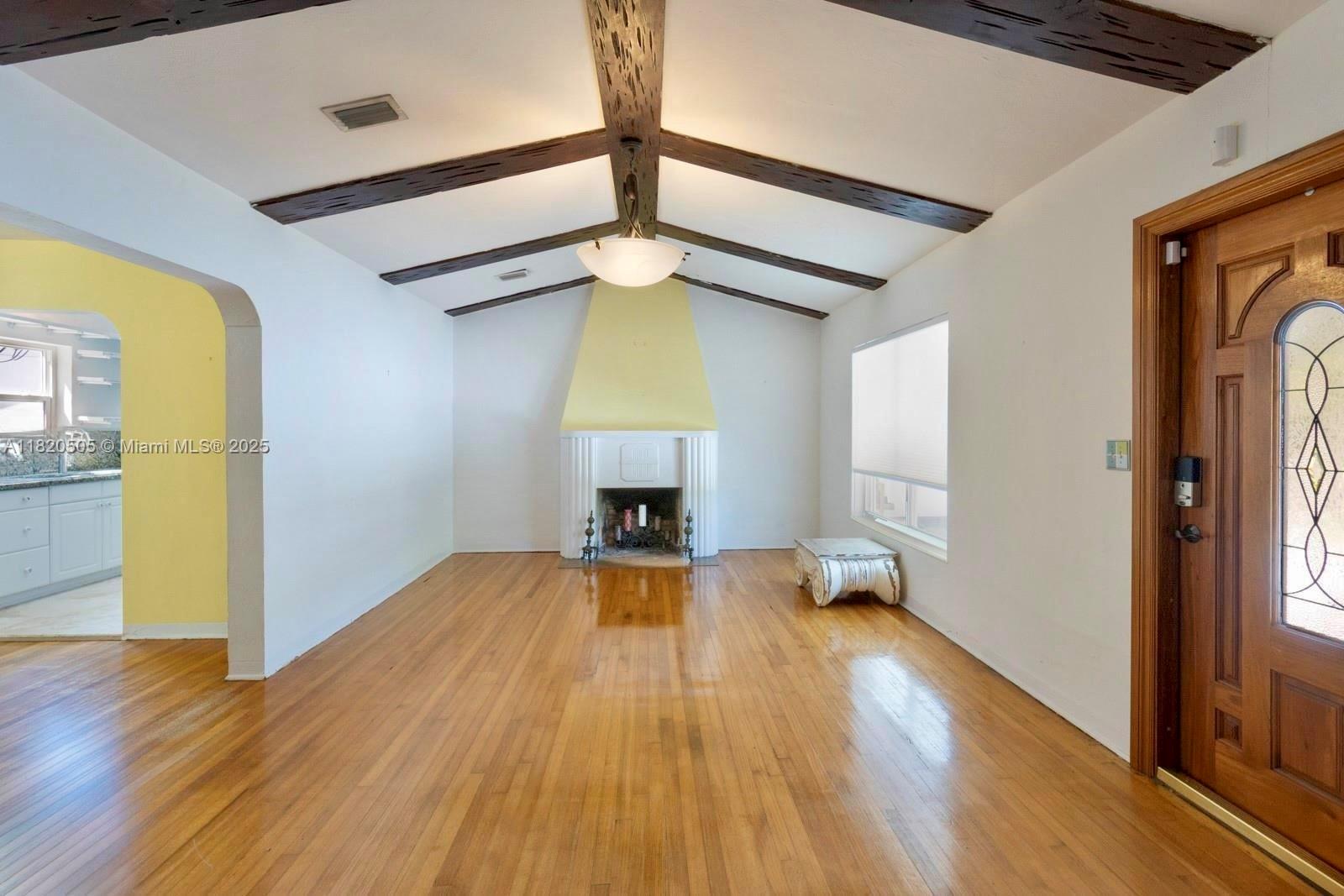 MIAMI SHORES SEC 1 AMD - Residential Lease