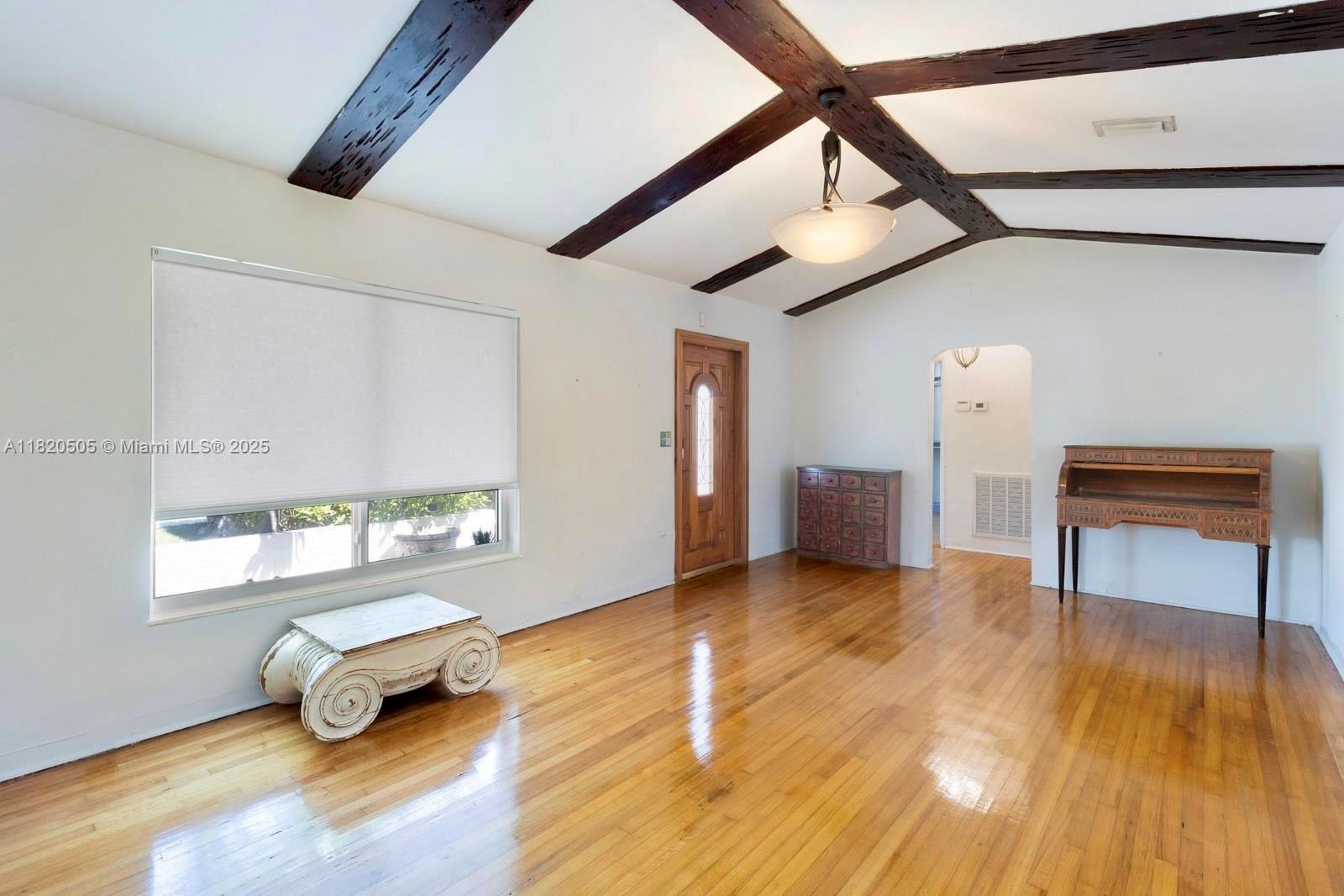 MIAMI SHORES SEC 1 AMD - Residential Lease