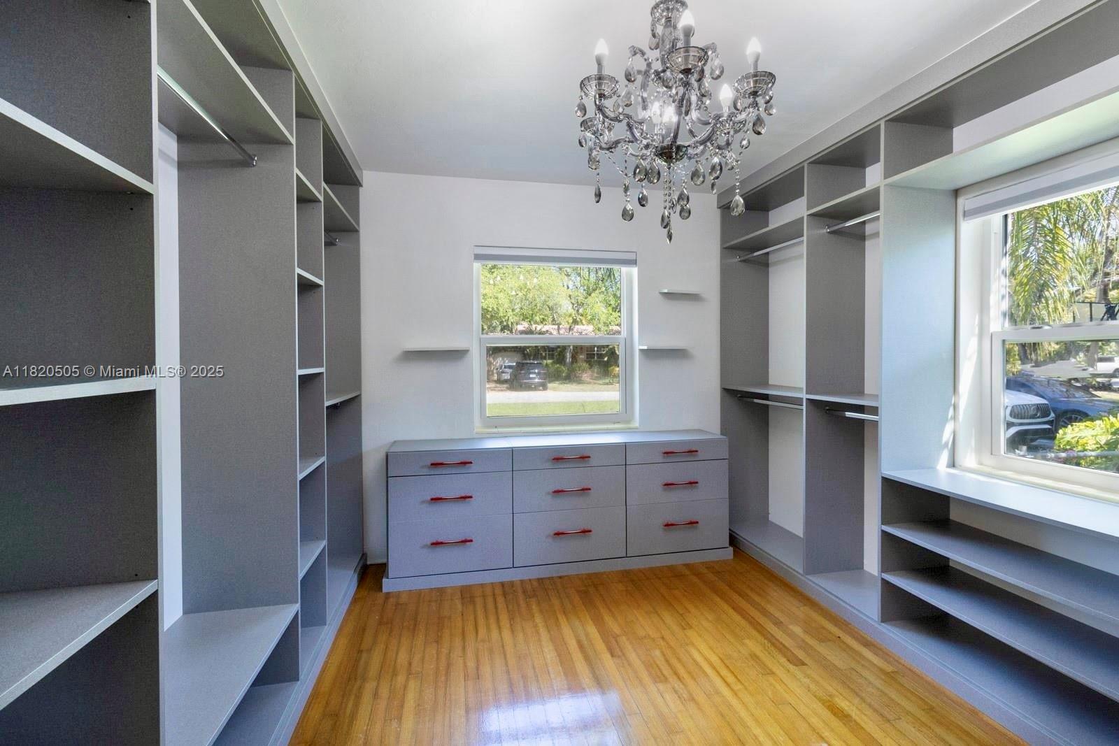 MIAMI SHORES SEC 1 AMD - Residential Lease