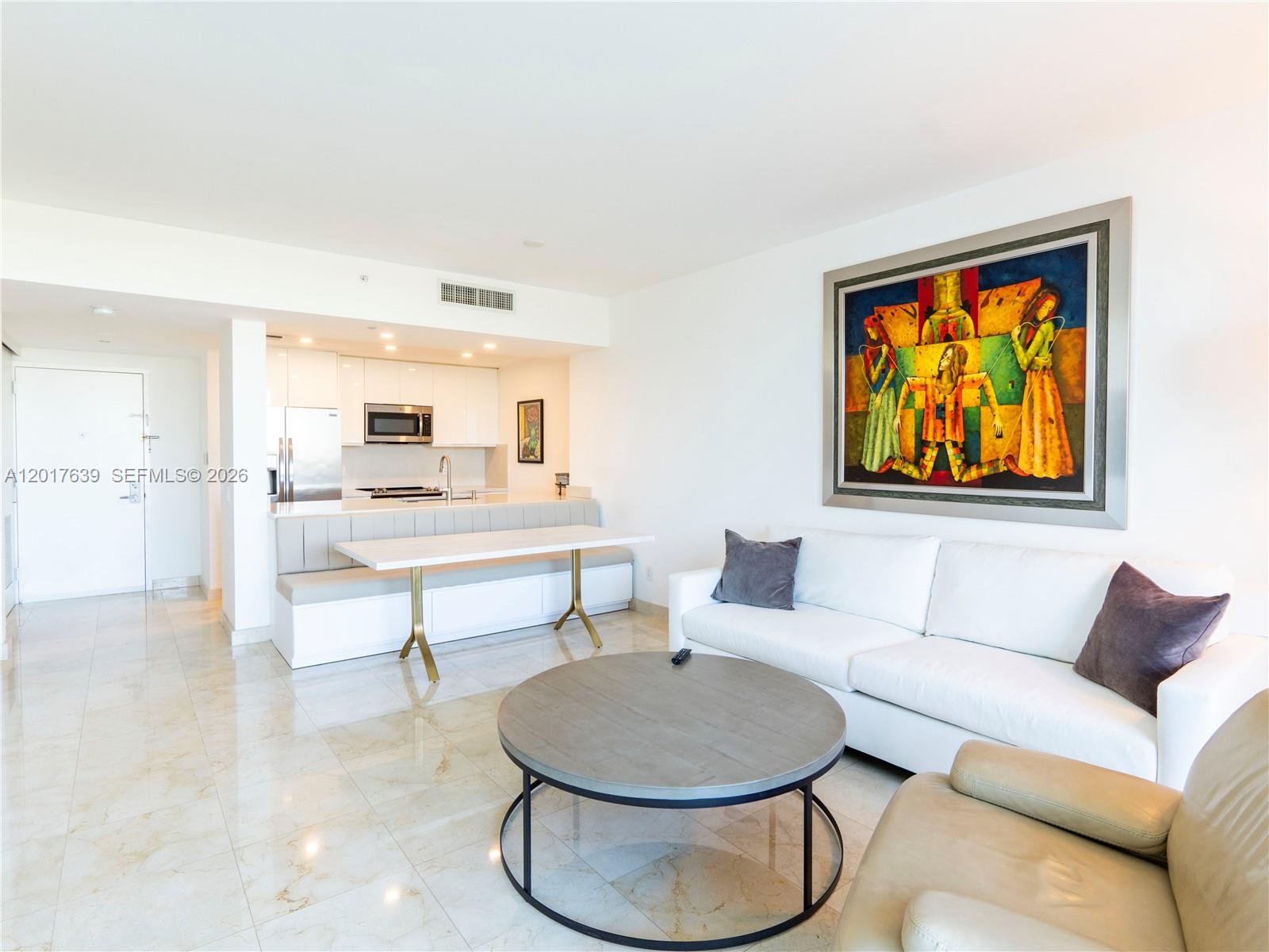 THE METROPOLITAN CONDO - Residential