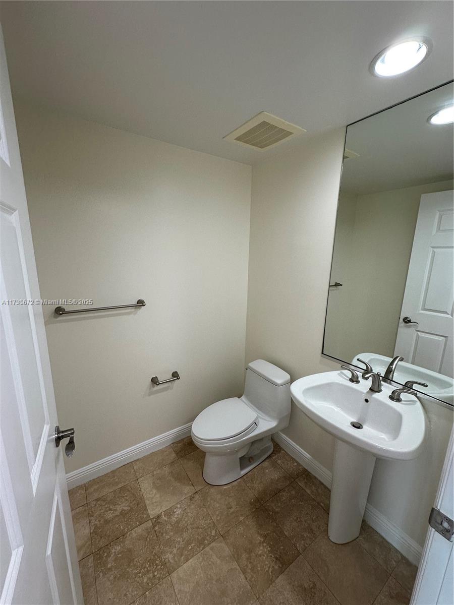 DUO CONDOMINIUM WEST - Residential Lease