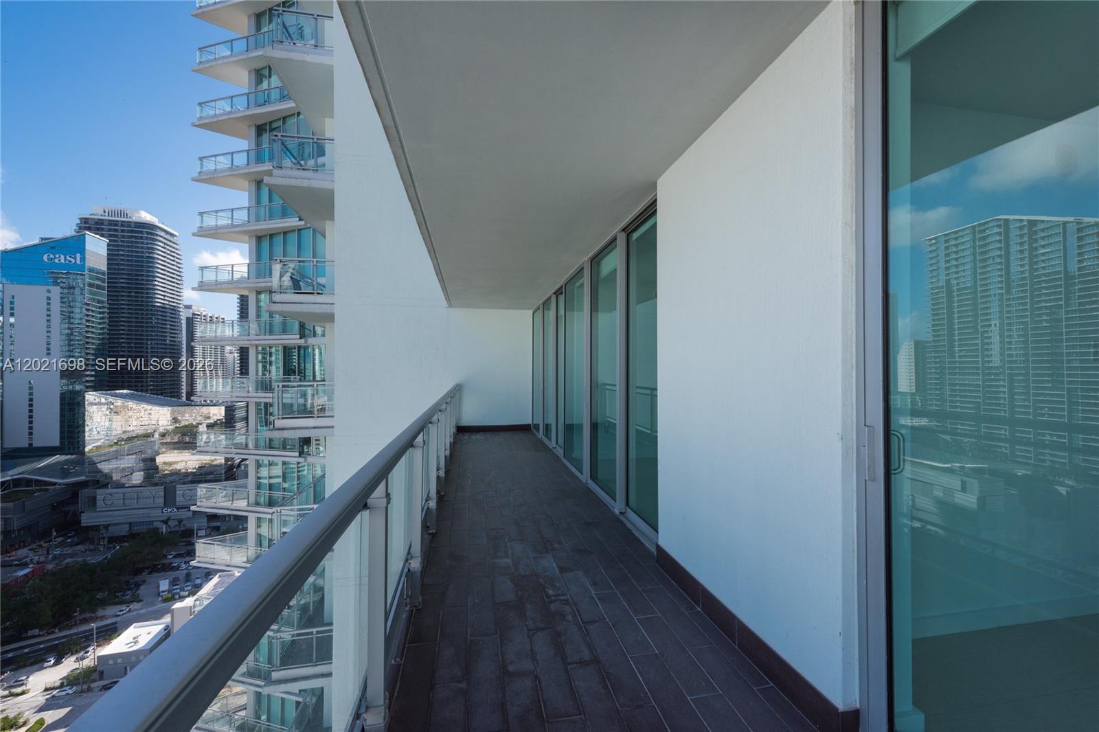 MINT CONDO - Residential