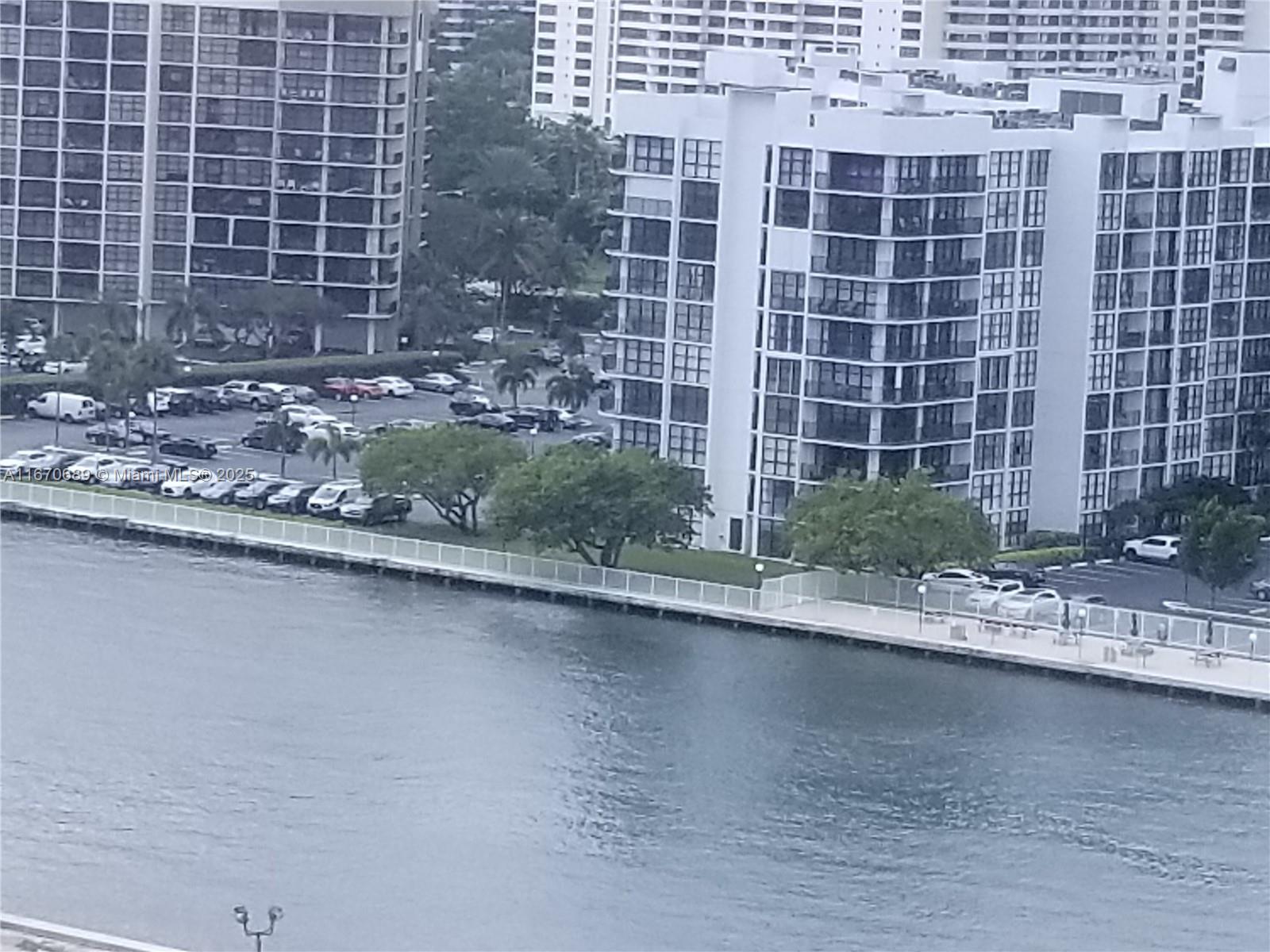 WAVE CONDO - Residential Lease