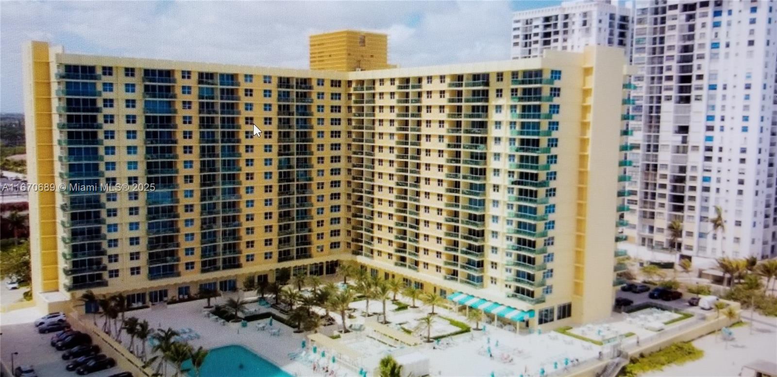 WAVE CONDO - Residential Lease