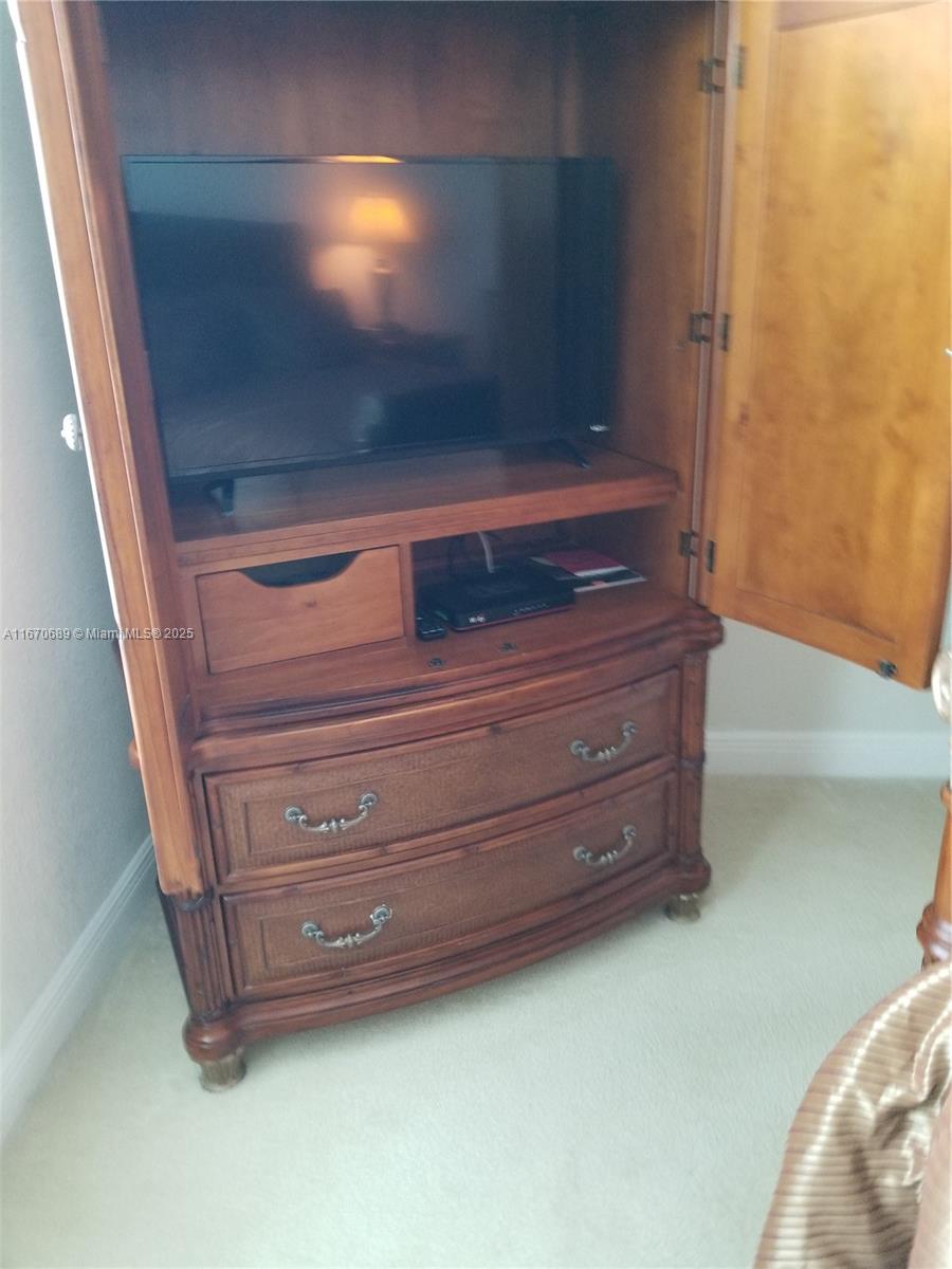 WAVE CONDO - Residential Lease