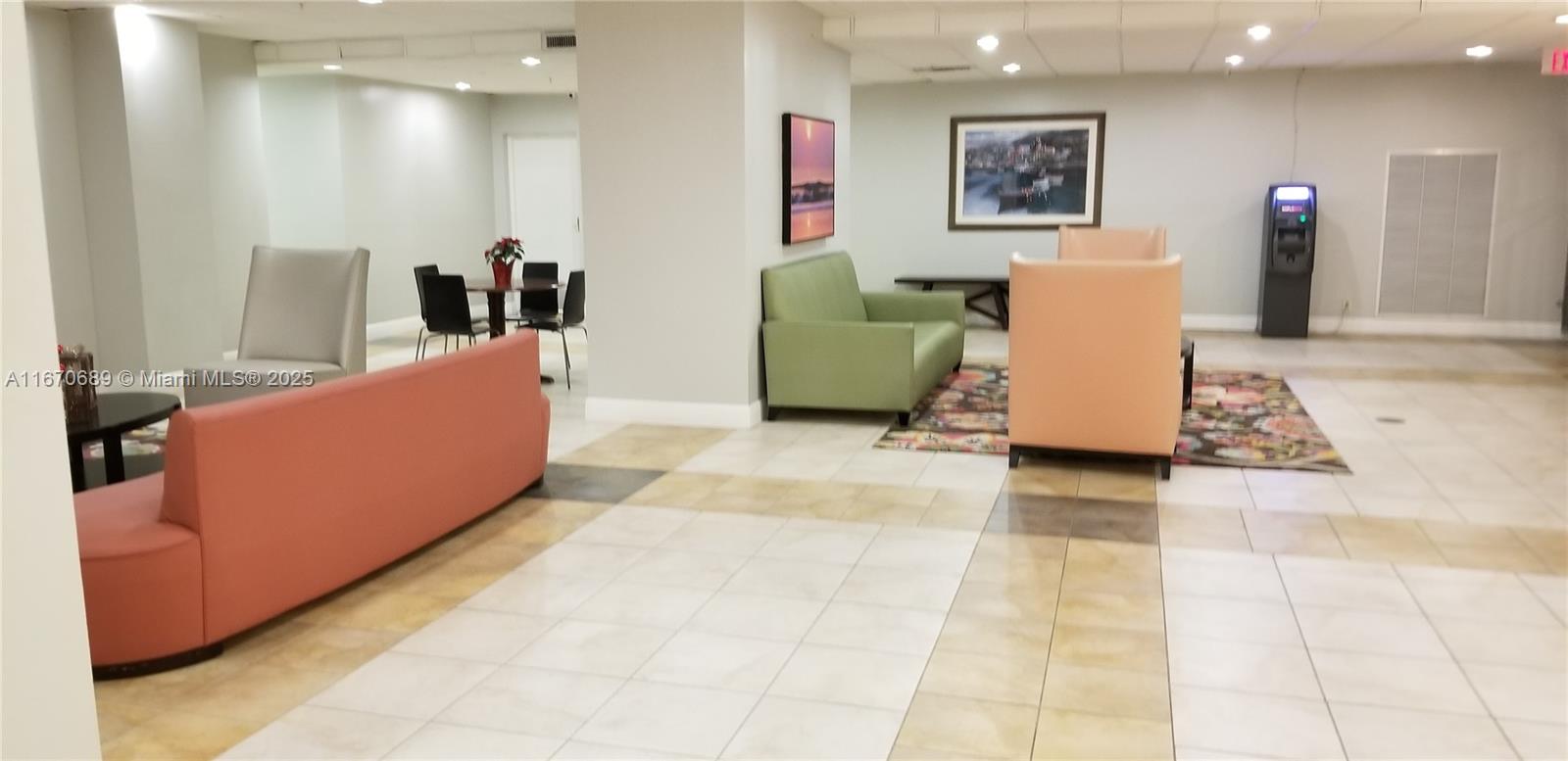 WAVE CONDO - Residential Lease