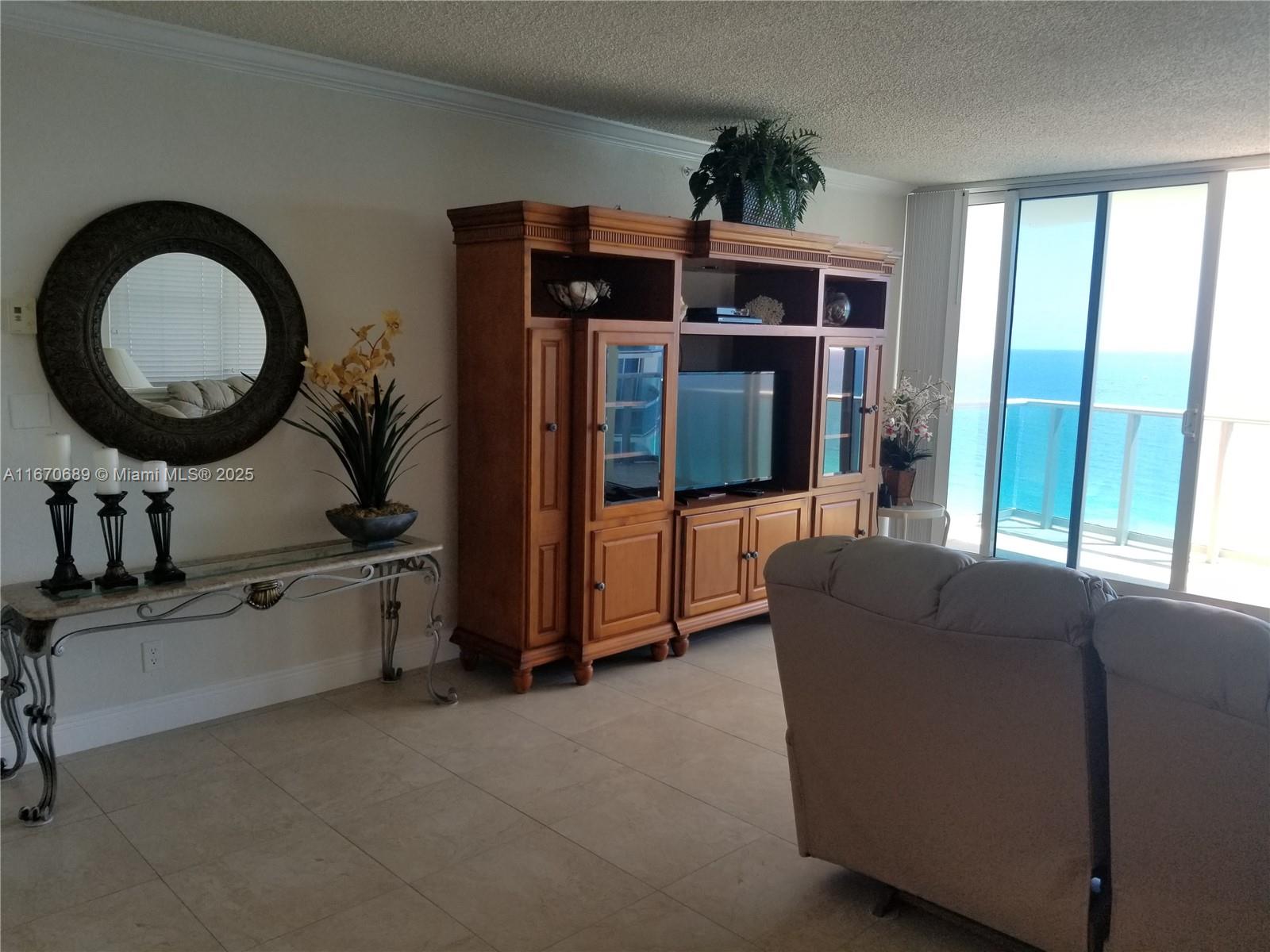 WAVE CONDO - Residential Lease
