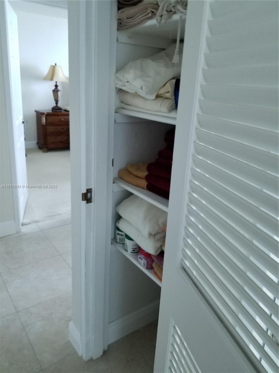 WAVE CONDO - Residential Lease