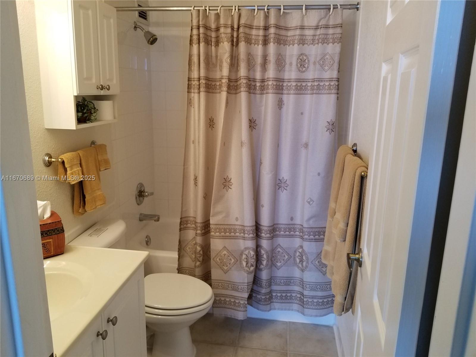 WAVE CONDO - Residential Lease
