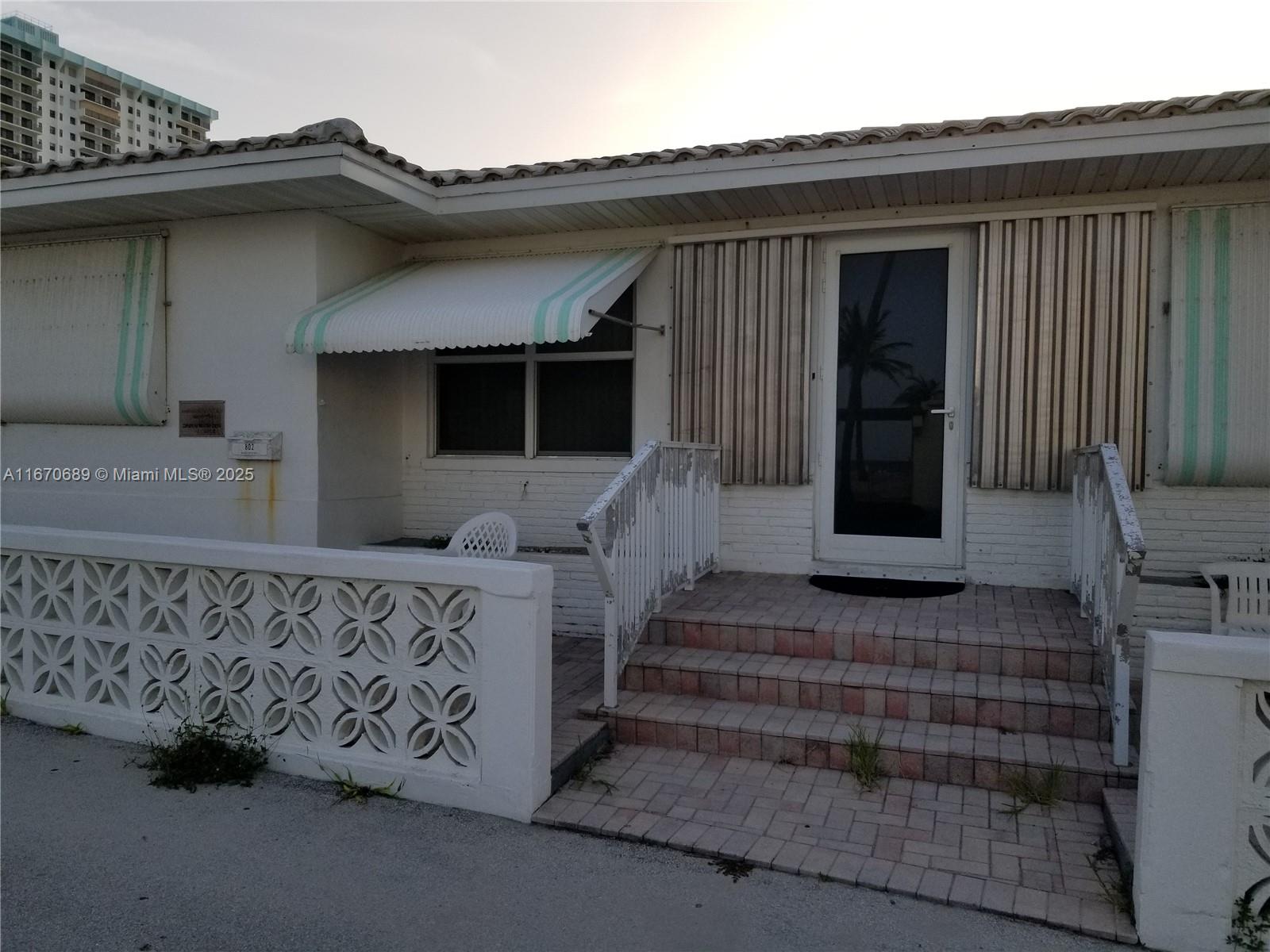 WAVE CONDO - Residential Lease