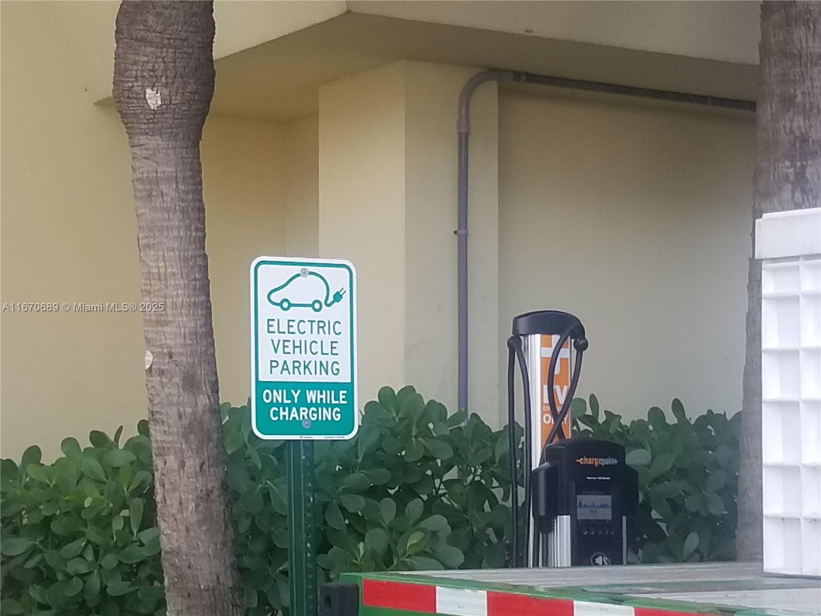 WAVE CONDO - Residential Lease
