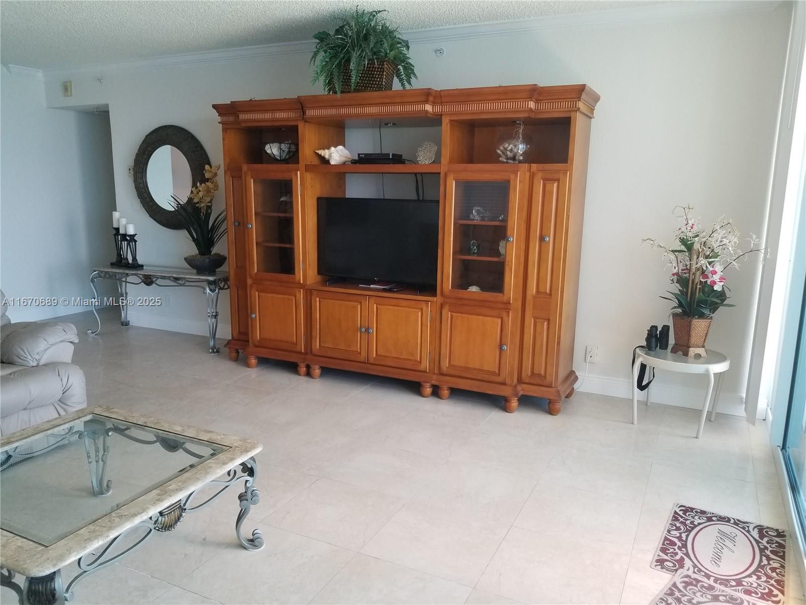 WAVE CONDO - Residential Lease