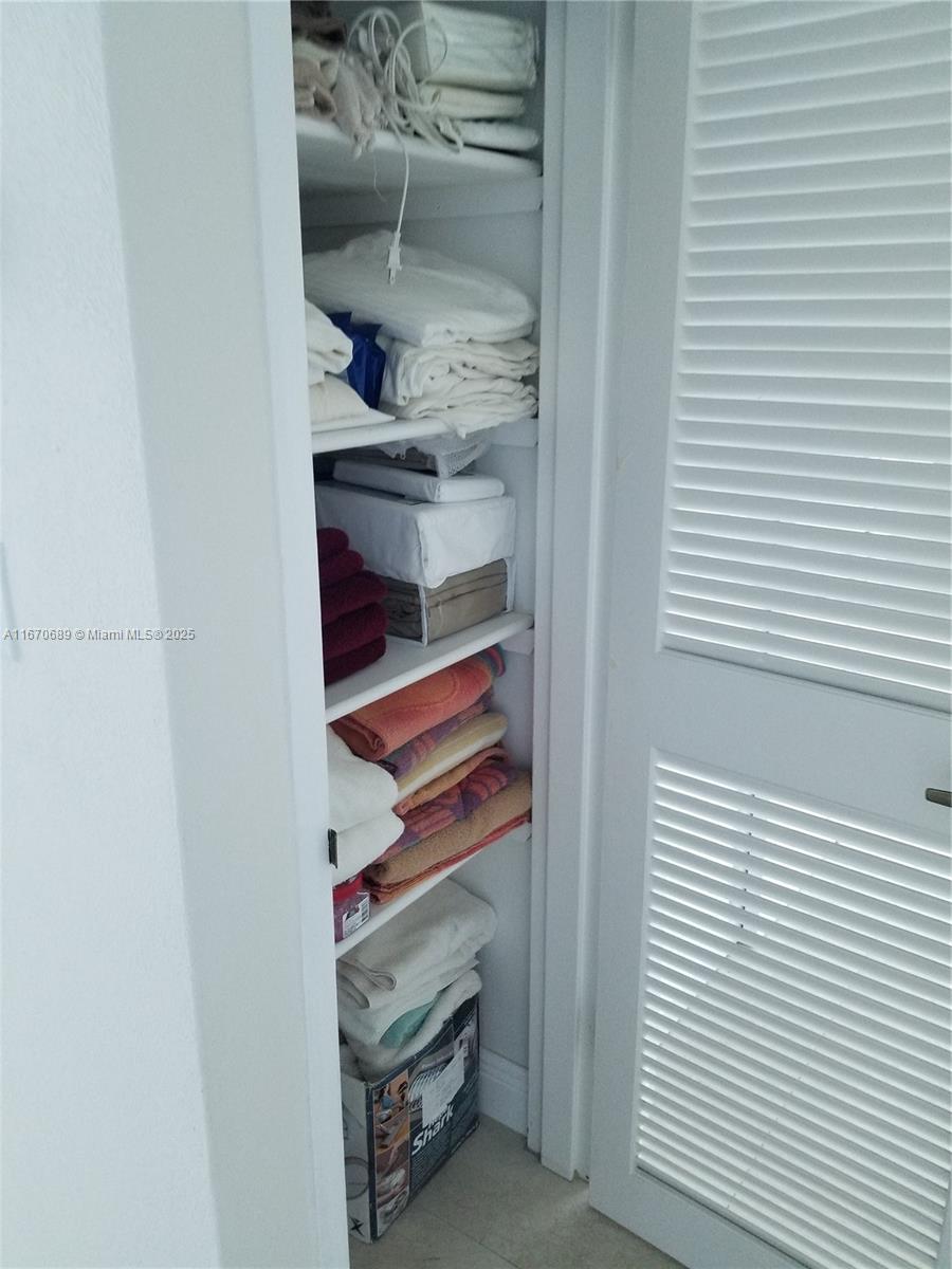 WAVE CONDO - Residential Lease