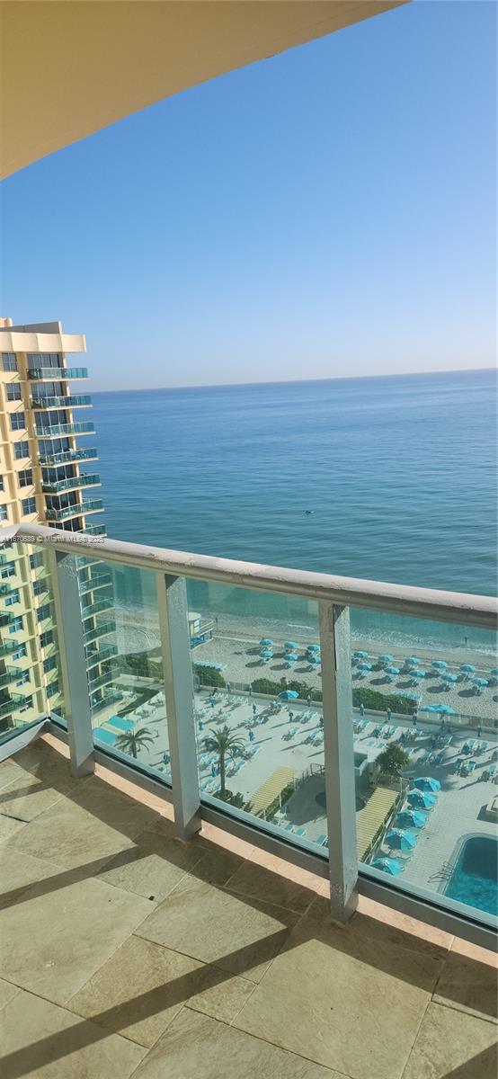 WAVE CONDO - Residential Lease