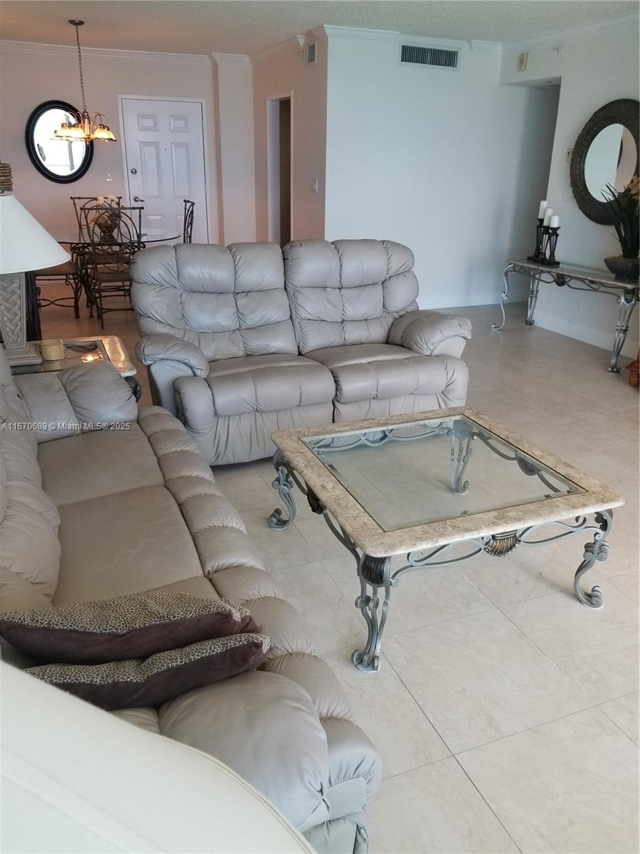 WAVE CONDO - Residential Lease