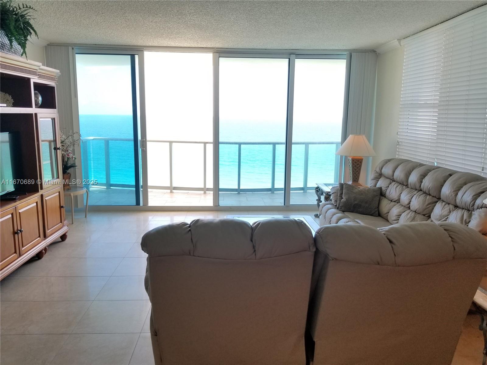 WAVE CONDO - Residential Lease