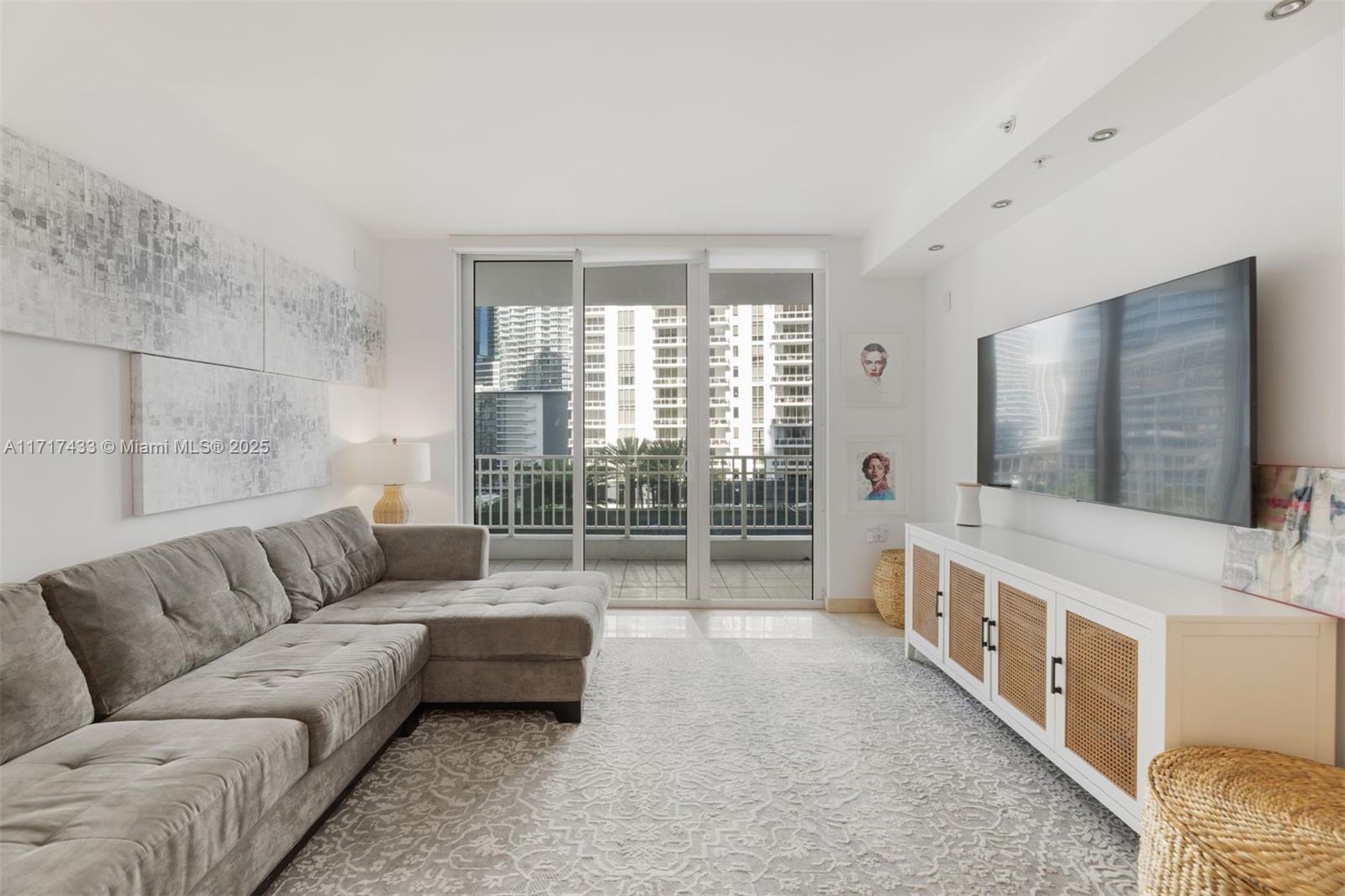 COURTS BRICKELL KEY CONDO - Residential Lease