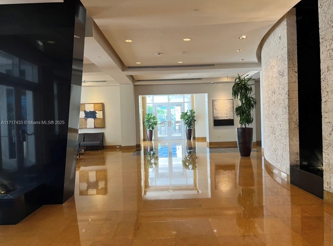 COURTS BRICKELL KEY CONDO - Residential Lease