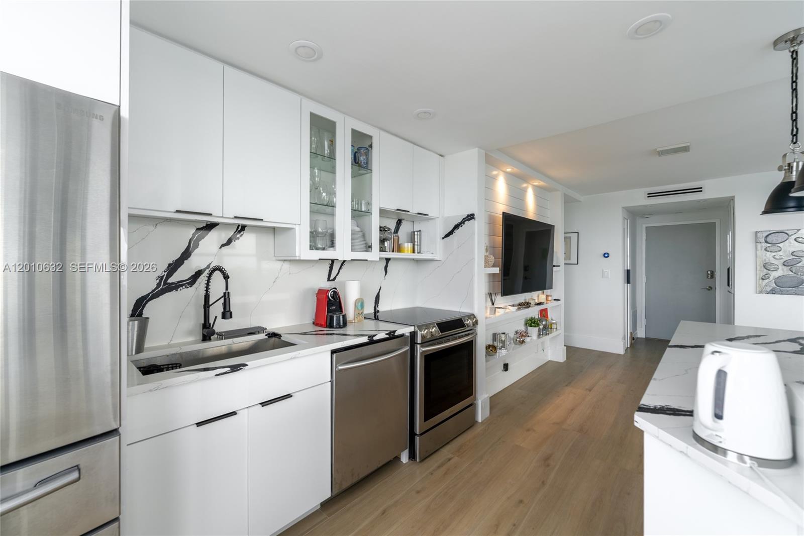 HILLSBORO LIGHT TOWERS CO - Residential