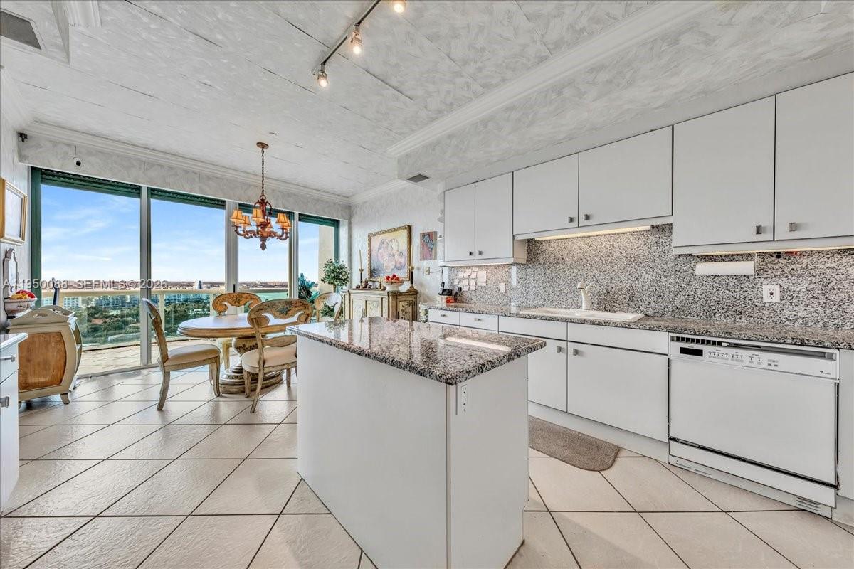 THE PALACE AT BAL HARBOUR - Residential