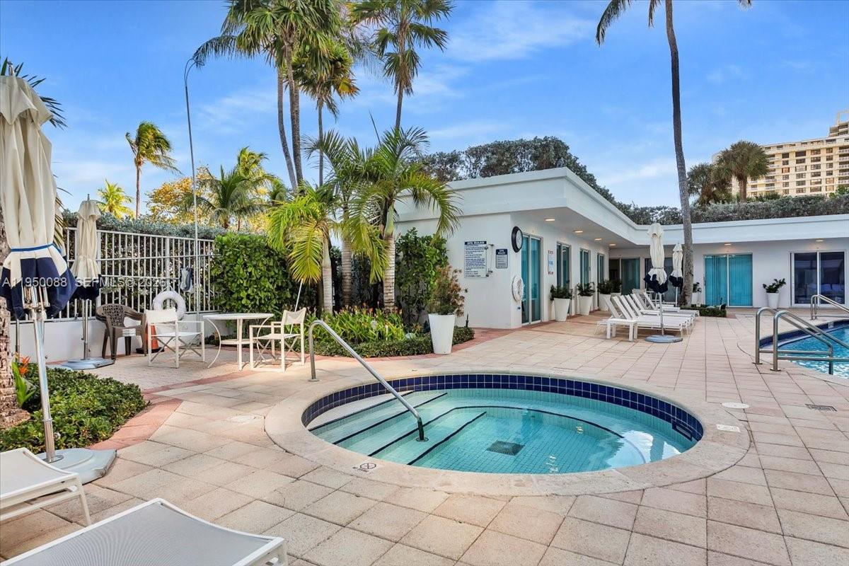 THE PALACE AT BAL HARBOUR - Residential