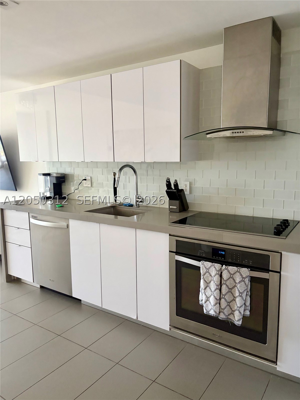 CANVAS CONDO - Residential Lease