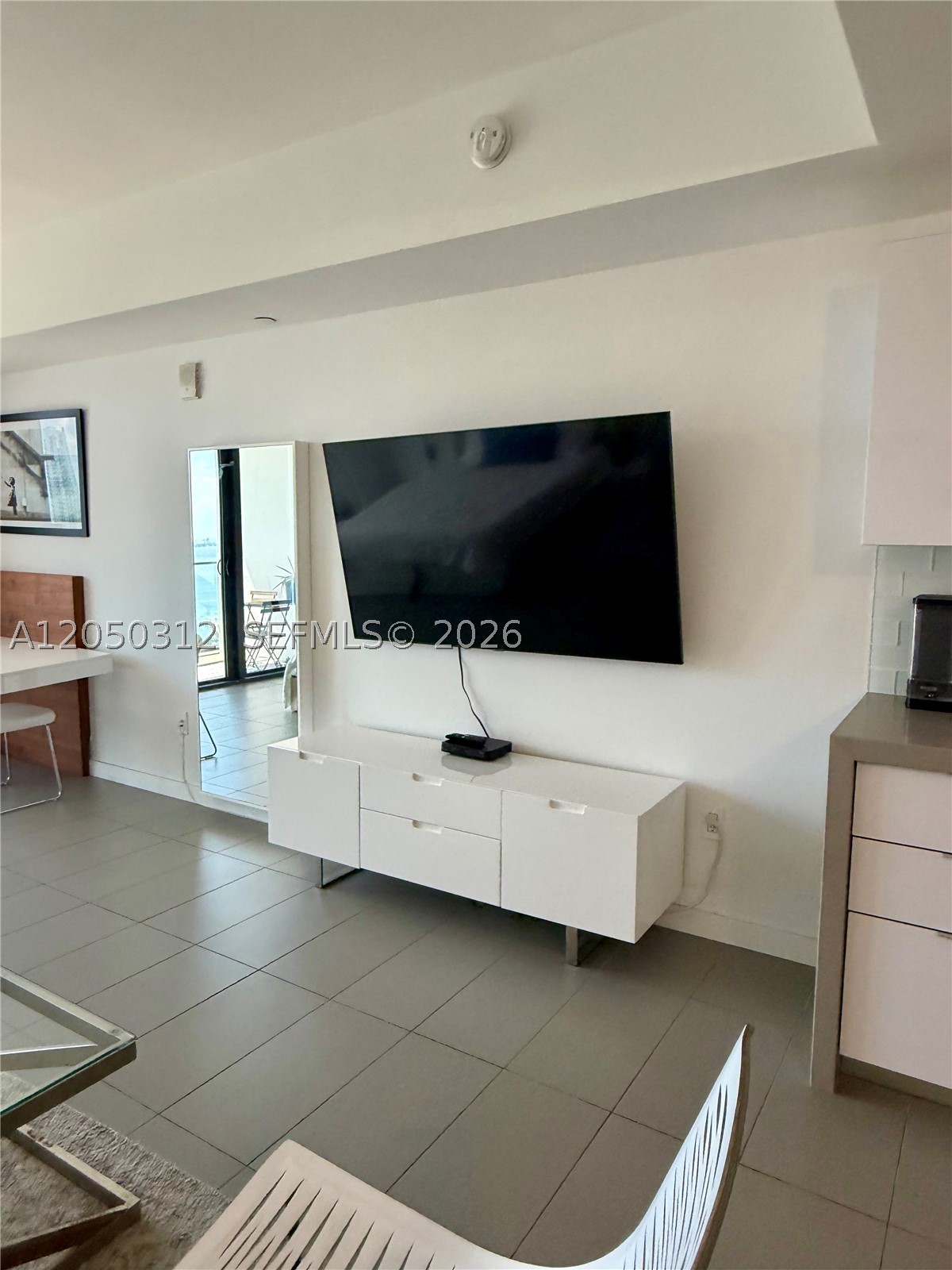 CANVAS CONDO - Residential Lease