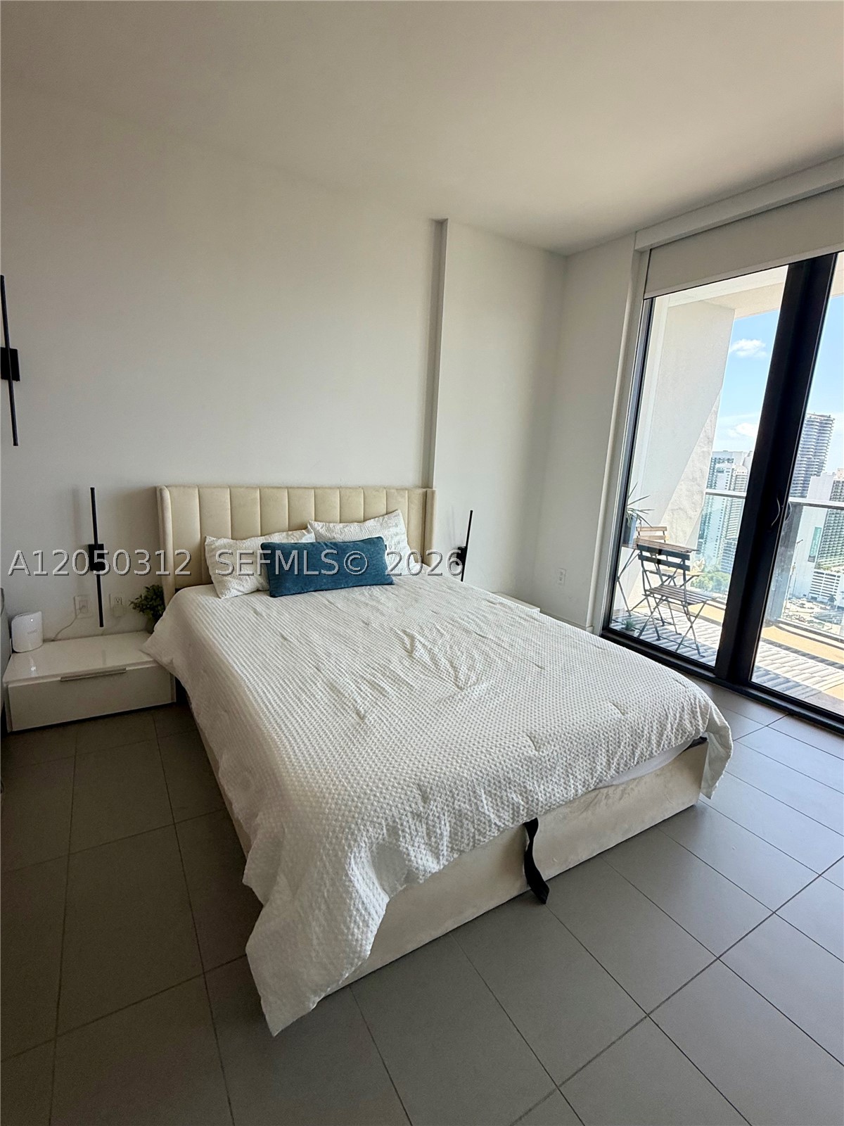 CANVAS CONDO - Residential Lease