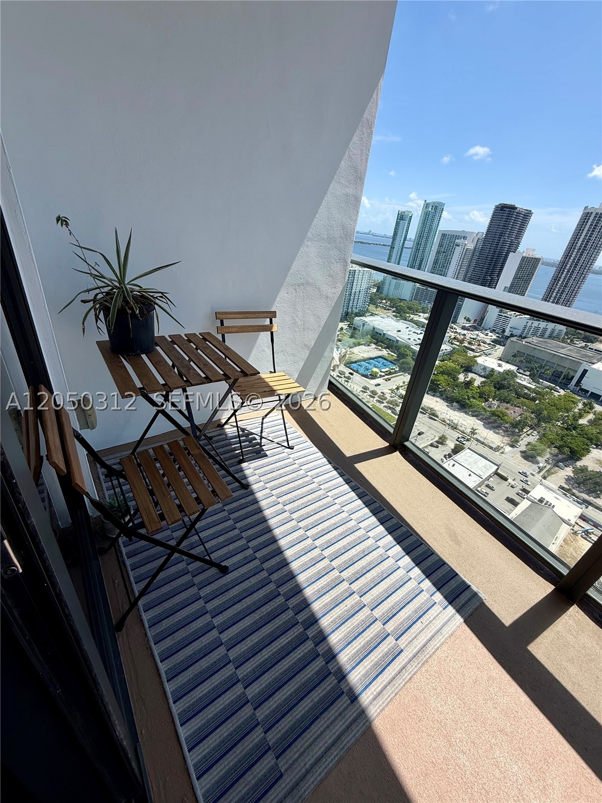 CANVAS CONDO - Residential Lease