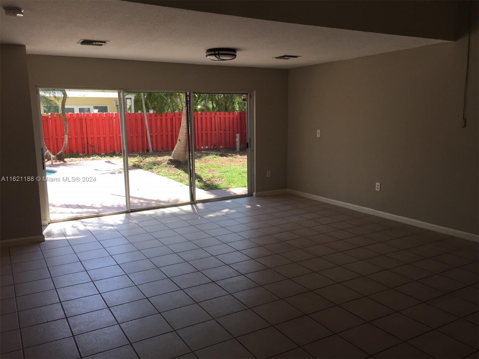 WEITZER HAMMOCKS HOMES SE - Residential Lease