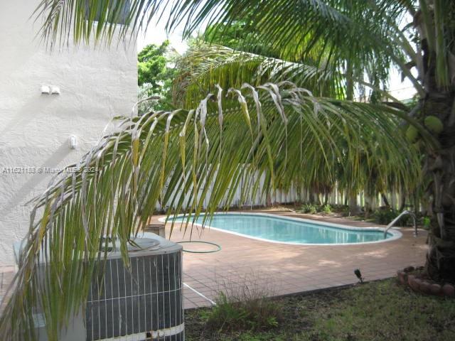 WEITZER HAMMOCKS HOMES SE - Residential Lease