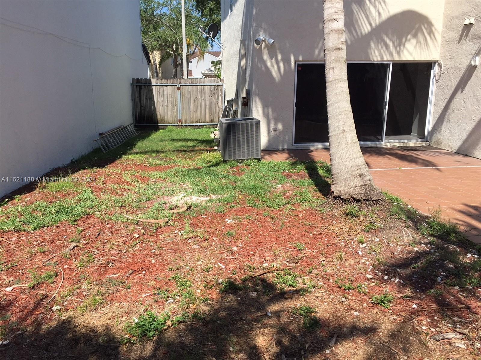 WEITZER HAMMOCKS HOMES SE - Residential Lease