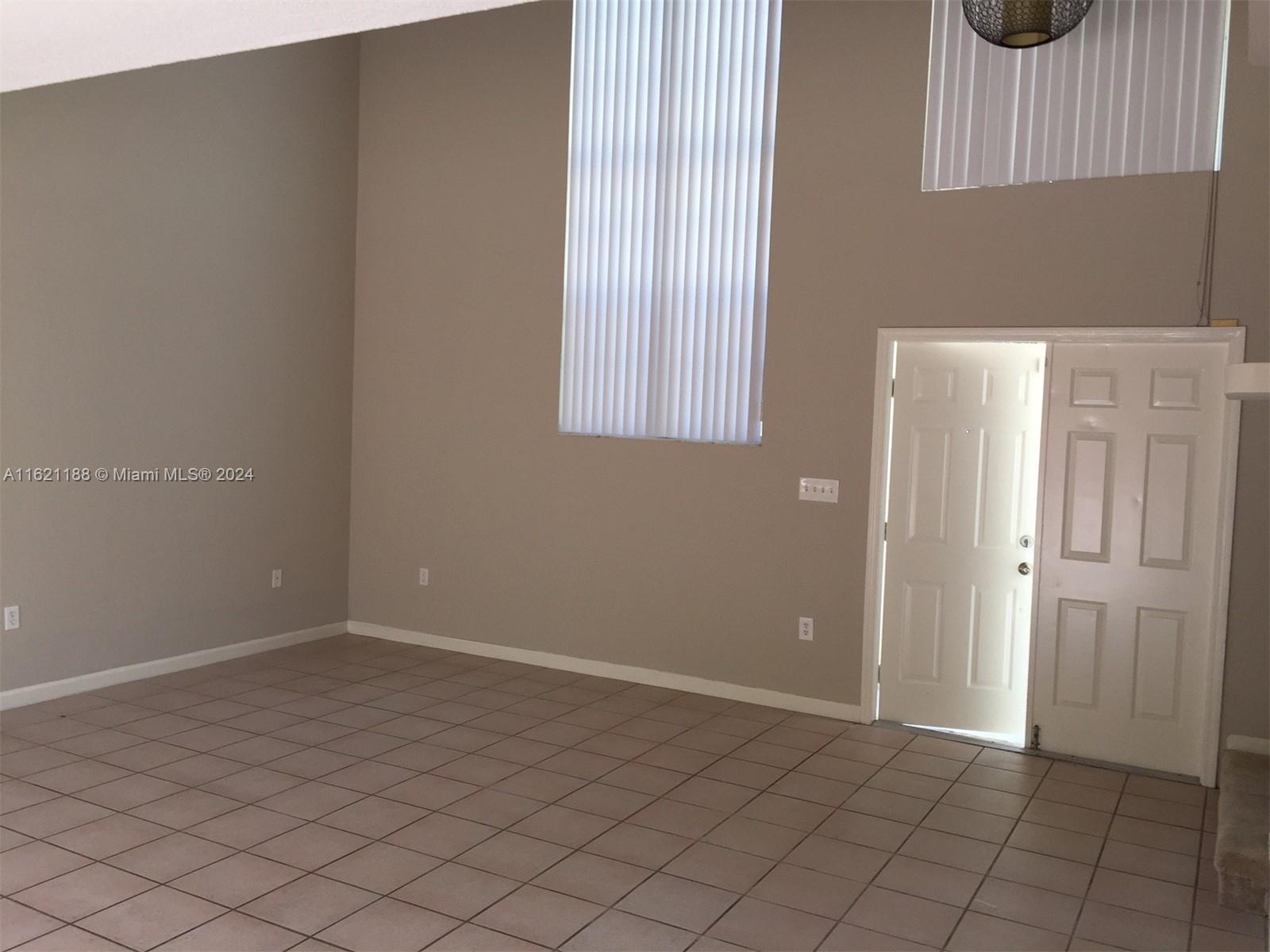 WEITZER HAMMOCKS HOMES SE - Residential Lease
