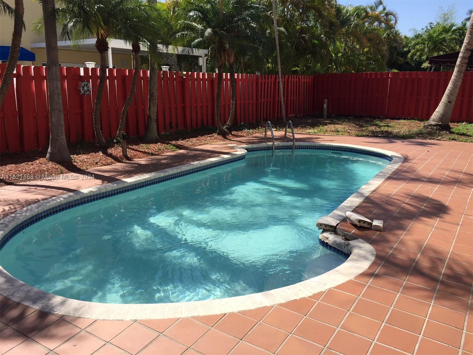 WEITZER HAMMOCKS HOMES SE - Residential Lease