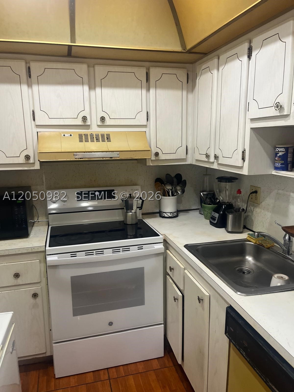 SABAL PALM VILLAGE 2 COND - Residential