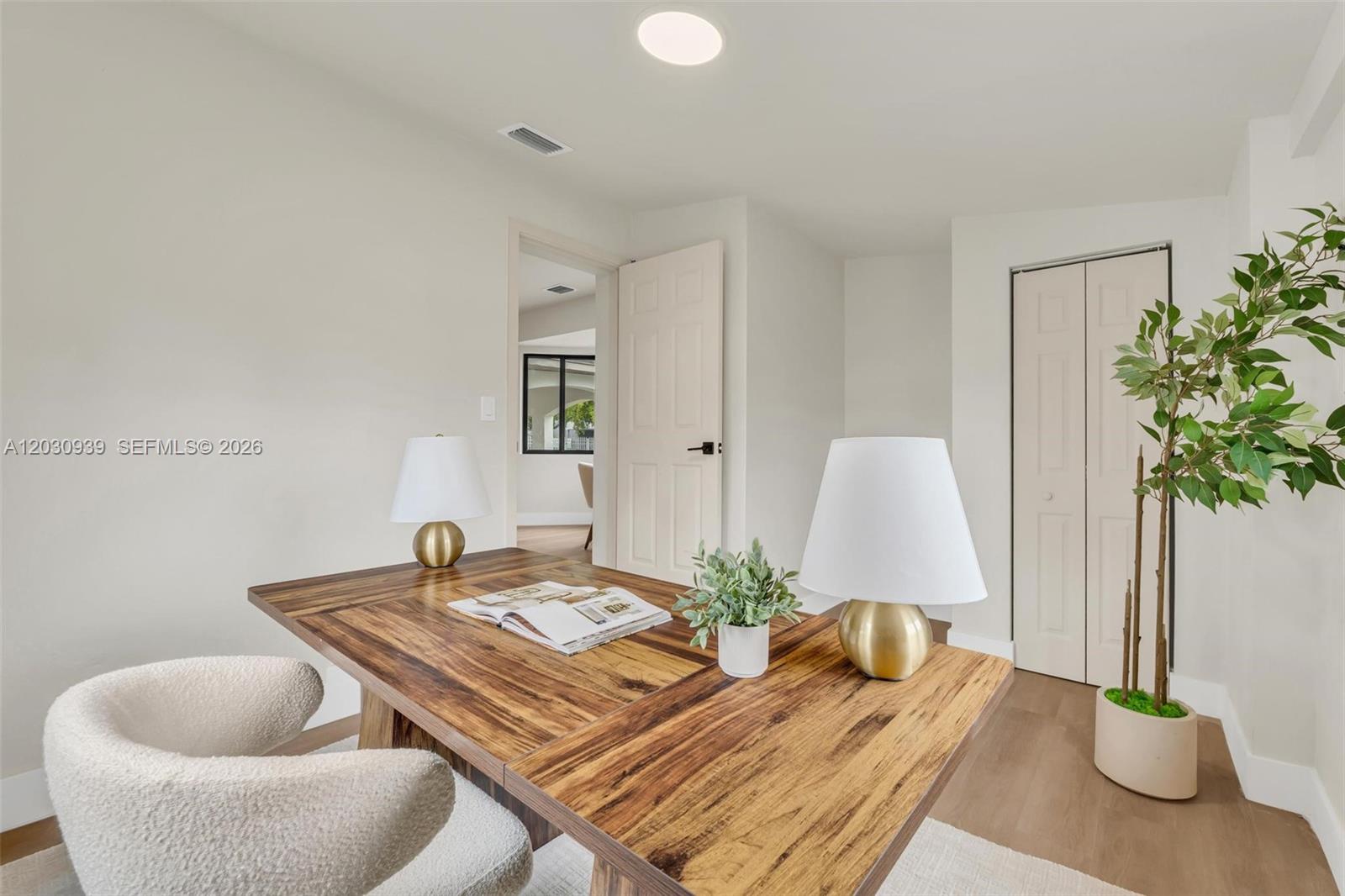 SUNSHINE MANOR NO 2 - Residential