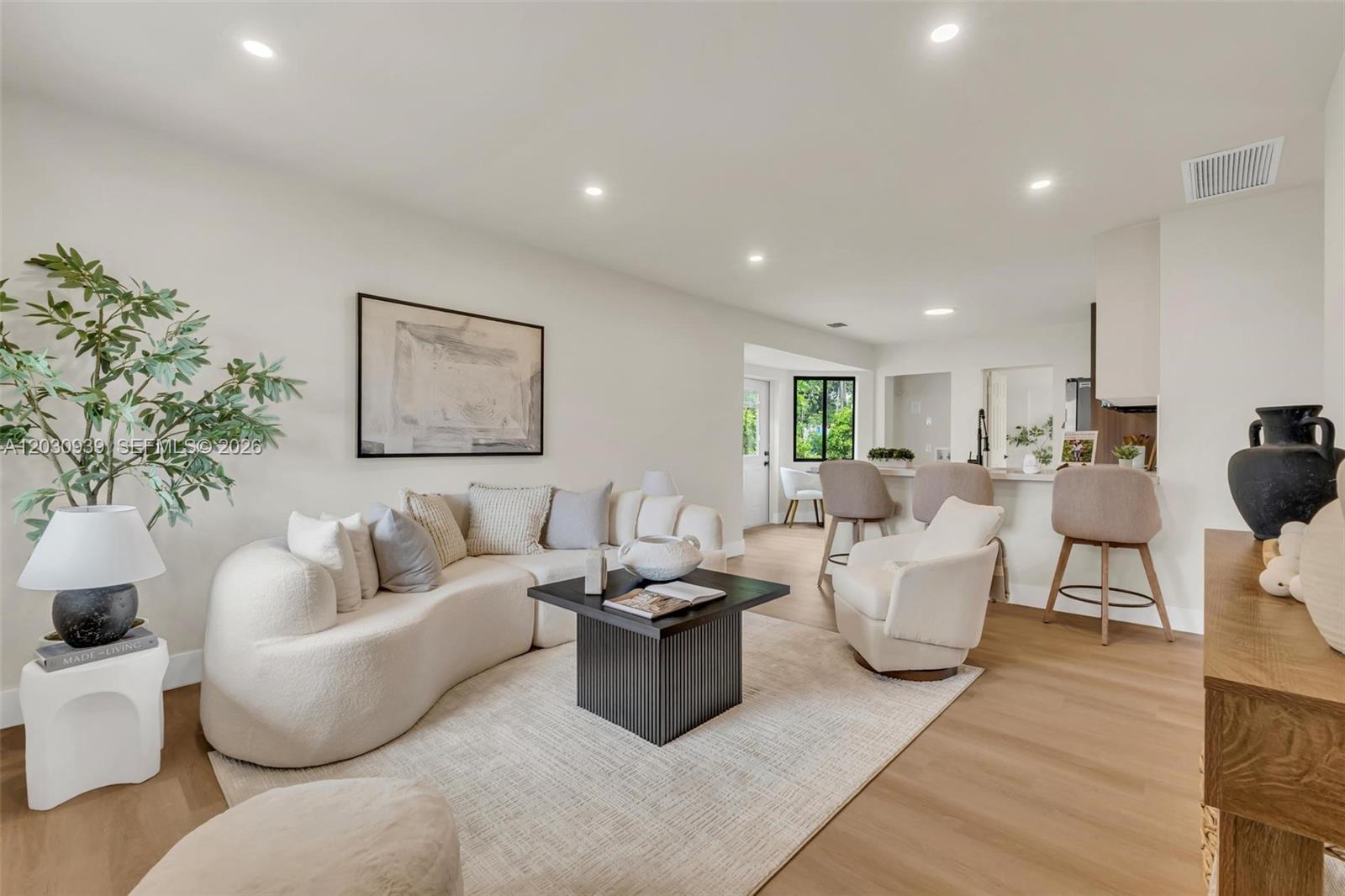 SUNSHINE MANOR NO 2 - Residential