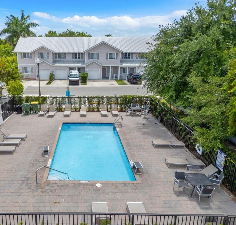 HAMILTON PLACE - Residential