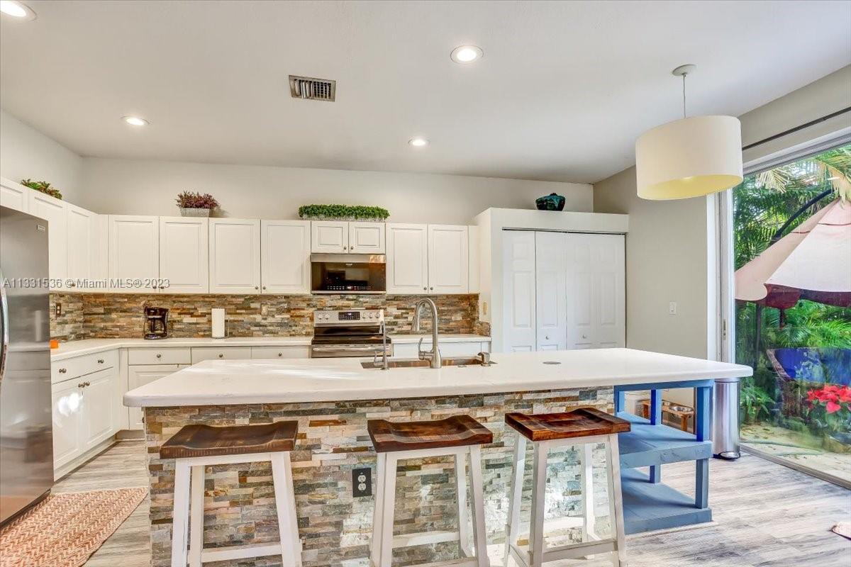 PARCEL D AT SUNSET LAKES - Residential Lease