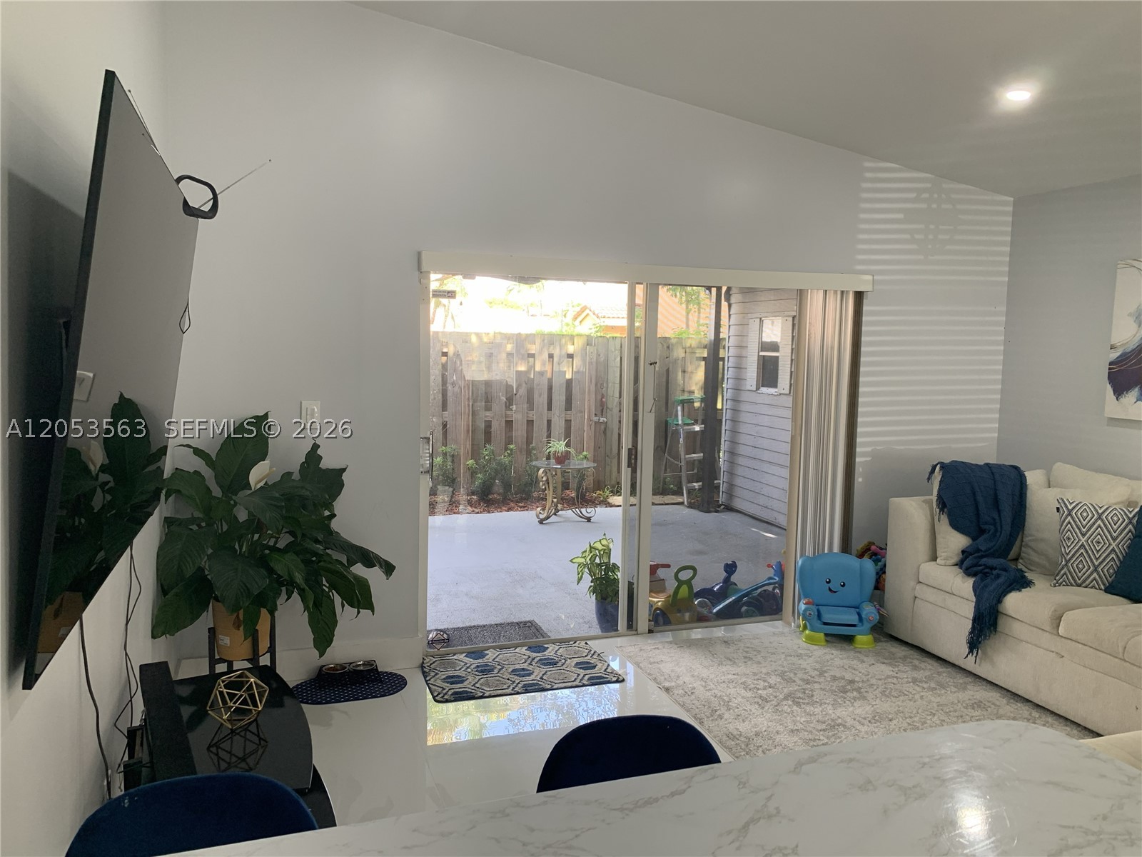 FOREST LAKES VILLAS - Residential Lease