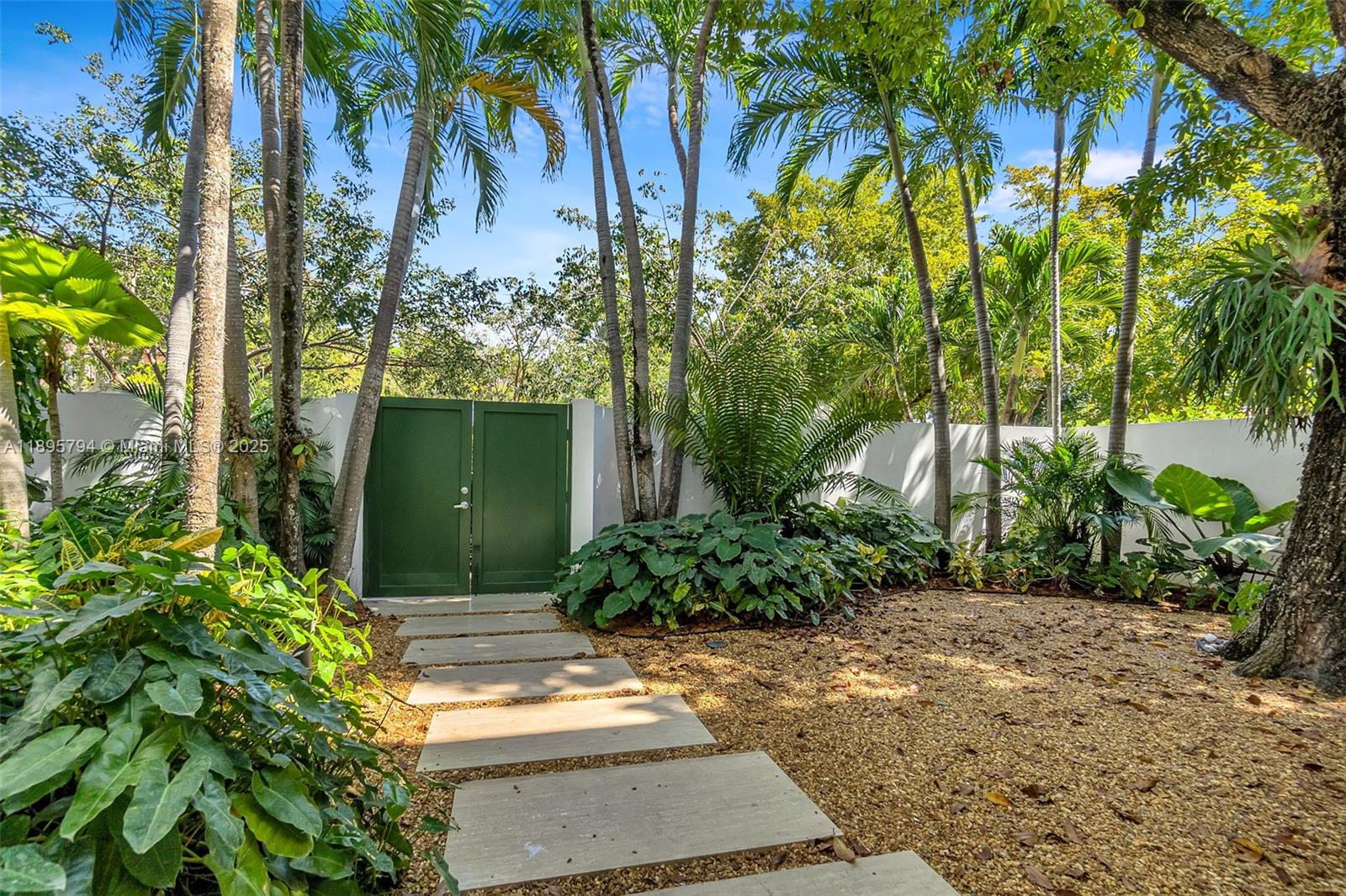 CRYSTAL BLUFF - Residential