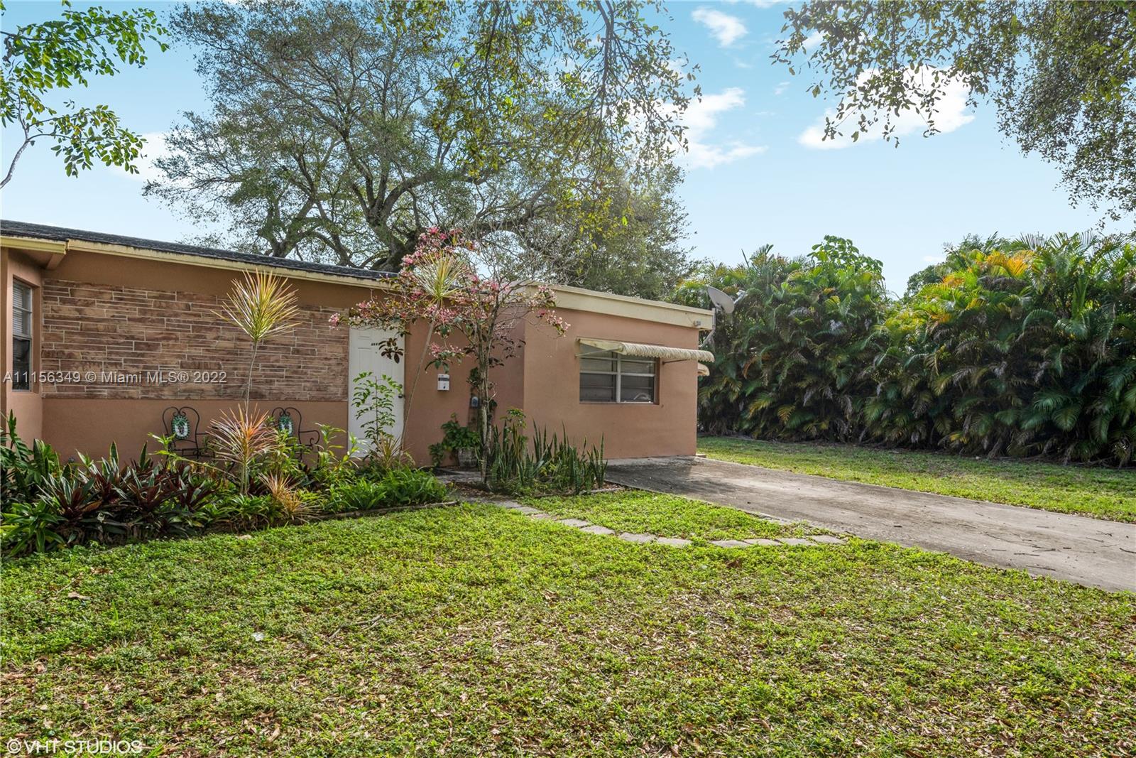 HOLLYWOOD PARK - Residential Income