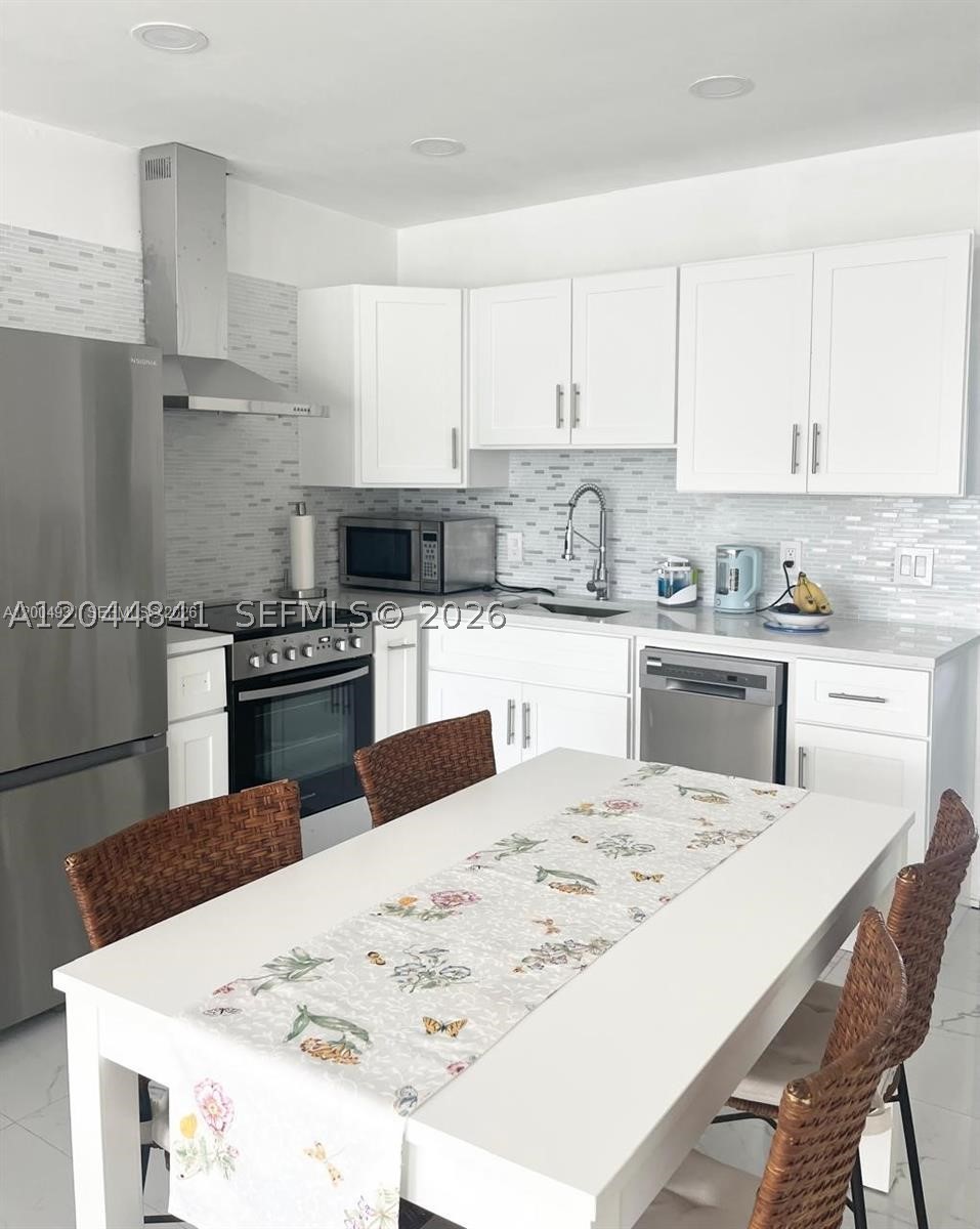 OAKRIDGE S CONDO - Residential Lease