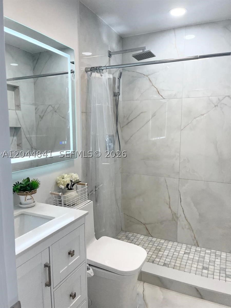 OAKRIDGE S CONDO - Residential Lease