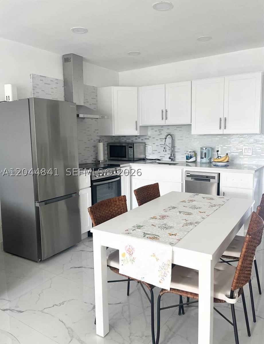 OAKRIDGE S CONDO - Residential Lease