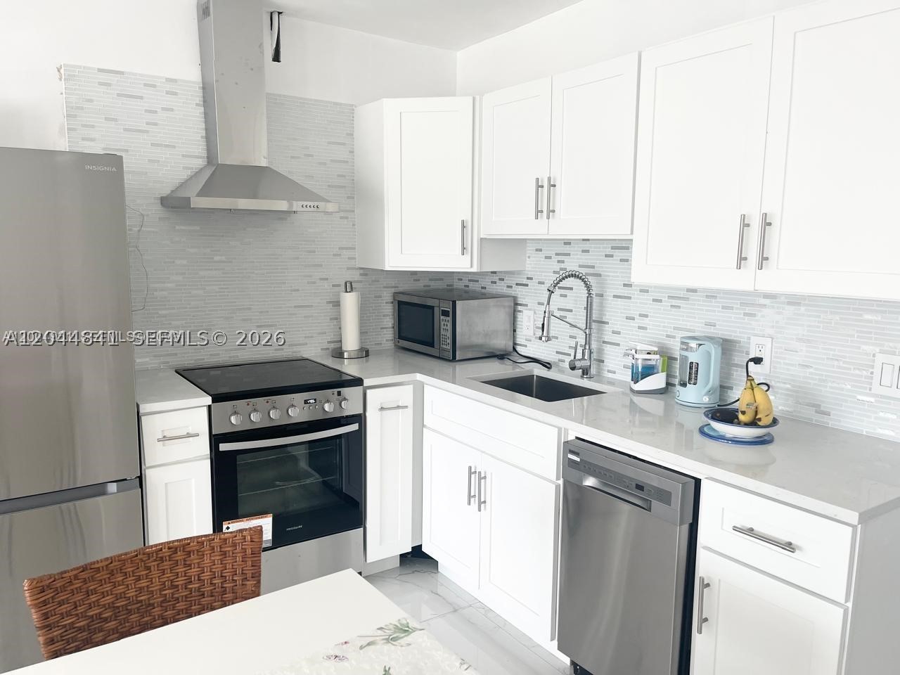 OAKRIDGE S CONDO - Residential Lease
