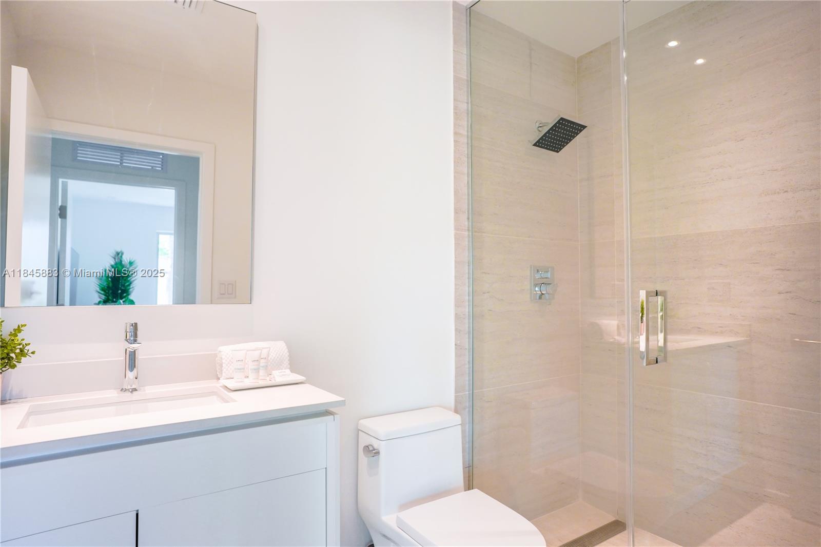 BAHAMA HOUSE CONDO - Residential Lease