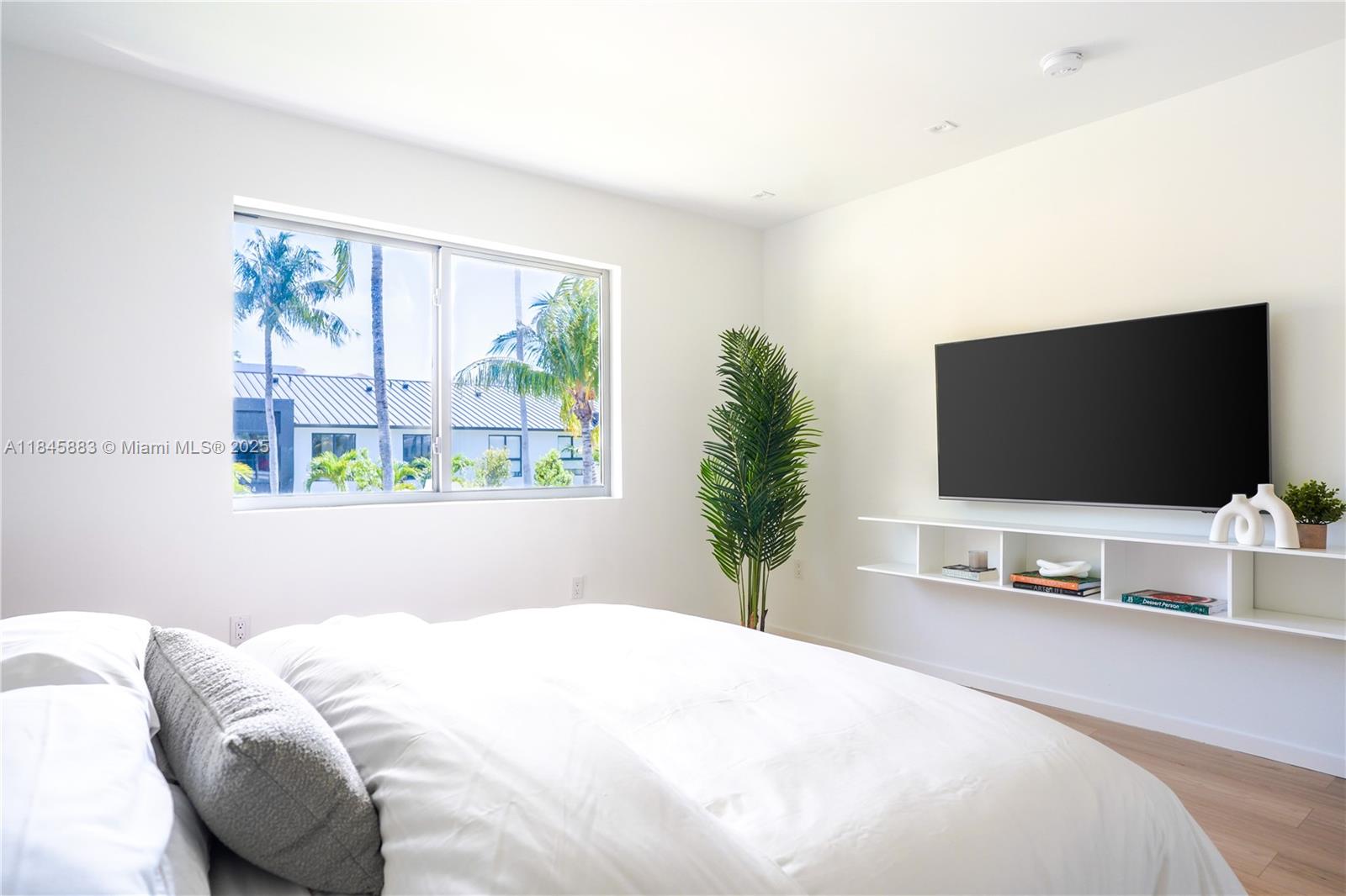BAHAMA HOUSE CONDO - Residential Lease