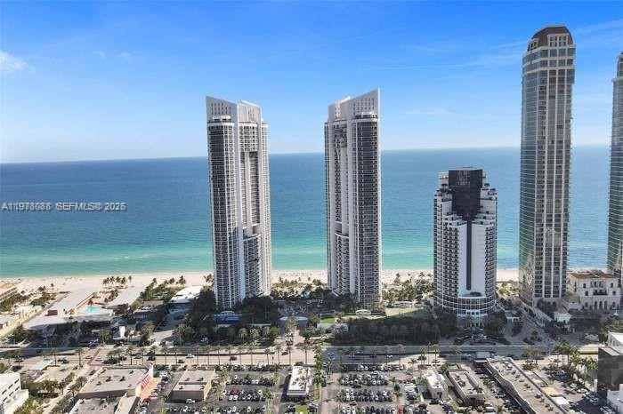 TRUMP ROYALE CONDO - Residential