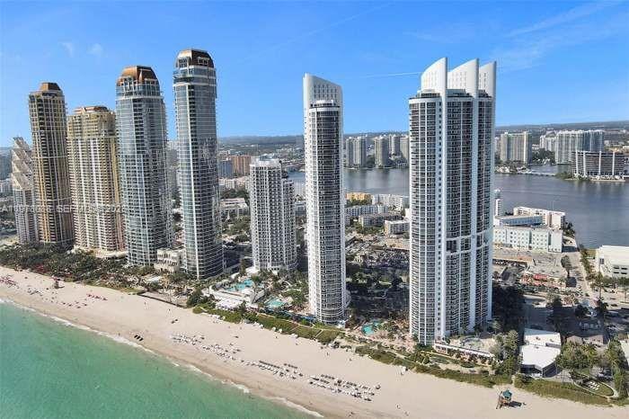 TRUMP ROYALE CONDO - Residential